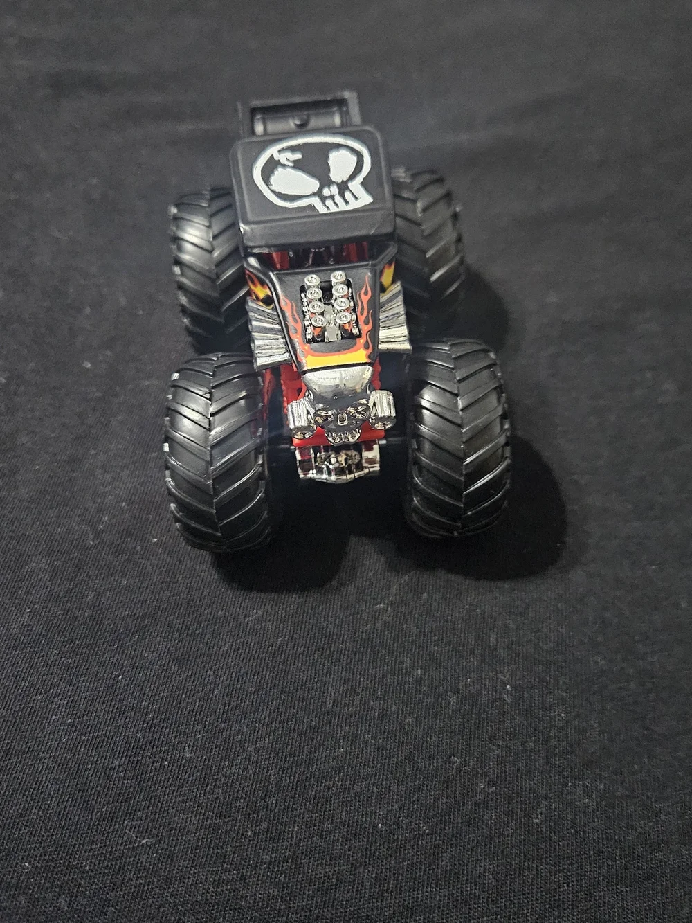 Hot Wheels 2021 Monster Truck Bone Shaker 1:64  Black/Red